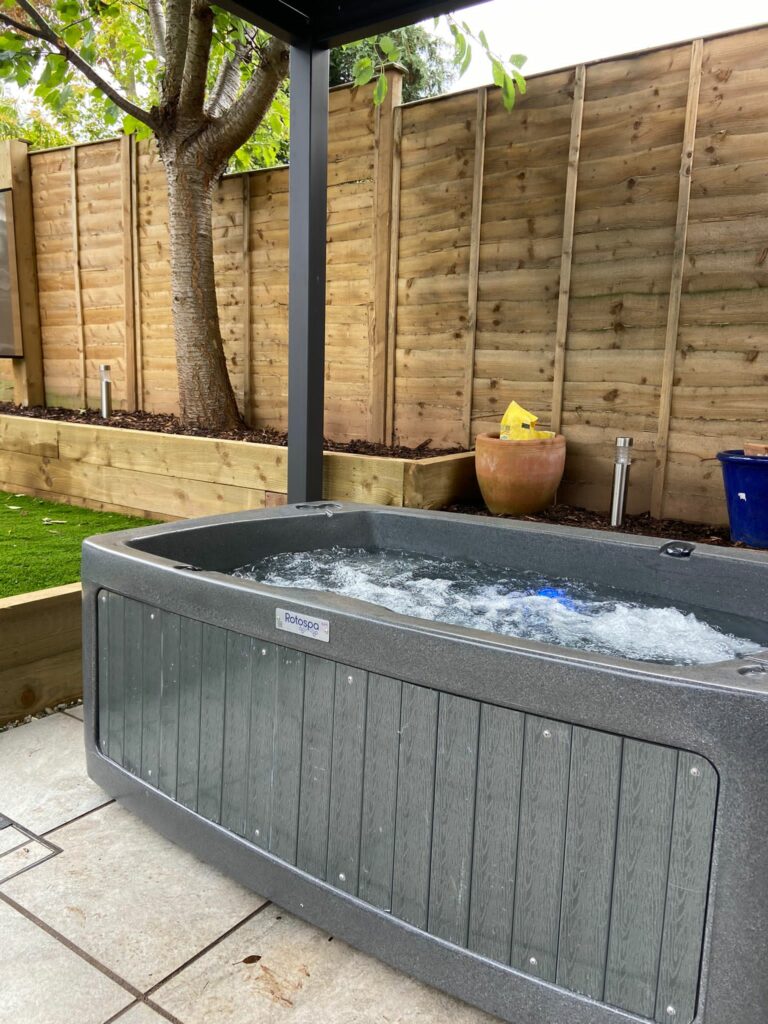 RotoSpa DuoSpa S240 Hot & Cold Tub